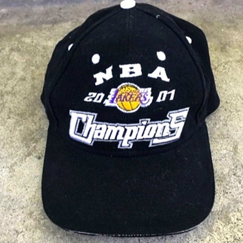 Vintage Los Angeles Lakers 2001 NBA Champions Strapback Hat